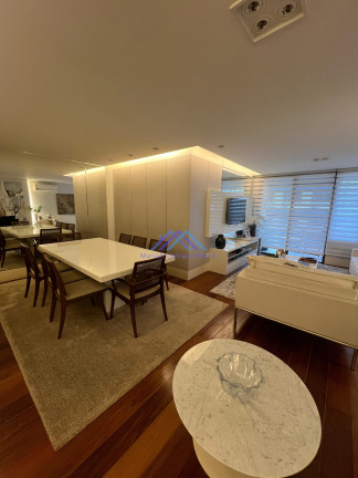 Imagem Imóvel com 3 Quartos à Venda, 140 m² em Icaraí - Niterói Imagem Imóvel com 3 Quartos à Venda, 140 m² em Icaraí - Niterói