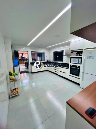 Imagem Casa com 4 Quartos à Venda, 700 m² em Santa Mônica - Guarapari Imagem Casa com 4 Quartos à Venda, 700 m² em Santa Mônica - Guarapari