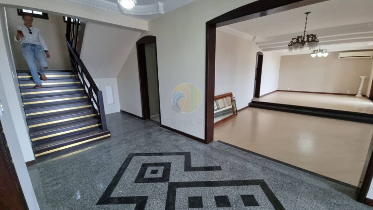 Imagem Casa com 4 Quartos à Venda, 321 m² em Estados - Balneário Camboriú Imagem Casa com 4 Quartos à Venda, 321 m² em Estados - Balneário Camboriú