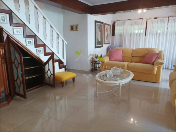 Imagem Casa com 3 Quartos à Venda, 400 m² em Alto Do Capivari - Campos Do Jordão Imagem Casa com 3 Quartos à Venda, 400 m² em Alto Do Capivari - Campos Do Jordão