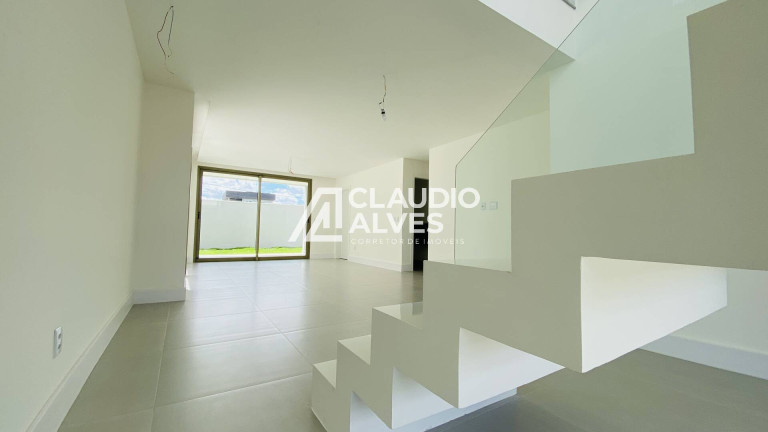 Imagem Casa de Condomínio com 4 Quartos à Venda, 225 m² em Papagaio - Feira De Santana Imagem Casa de Condomínio com 4 Quartos à Venda, 225 m² em Papagaio - Feira De Santana