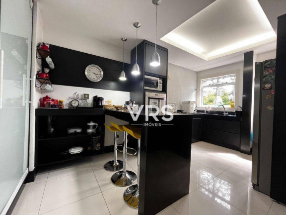 Imagem Casa com 4 Quartos à Venda, 240 m² em Bom Retiro - Teresópolis Imagem Casa com 4 Quartos à Venda, 240 m² em Bom Retiro - Teresópolis