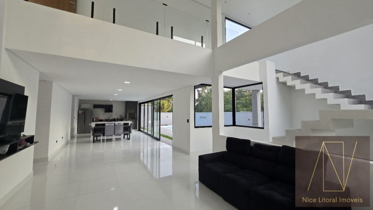 Imagem Sobrado com 4 Quartos à Venda, 300 m² em Massaguaçu - Caraguatatuba Imagem Sobrado com 4 Quartos à Venda, 300 m² em Massaguaçu - Caraguatatuba