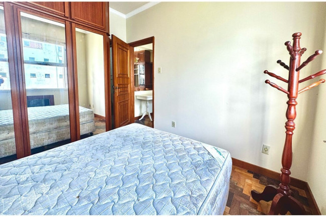 Imagem Imóvel com 1 Quarto à Venda, 35 m² em Centro Histórico - Porto Alegre Imagem Imóvel com 1 Quarto à Venda, 35 m² em Centro Histórico - Porto Alegre