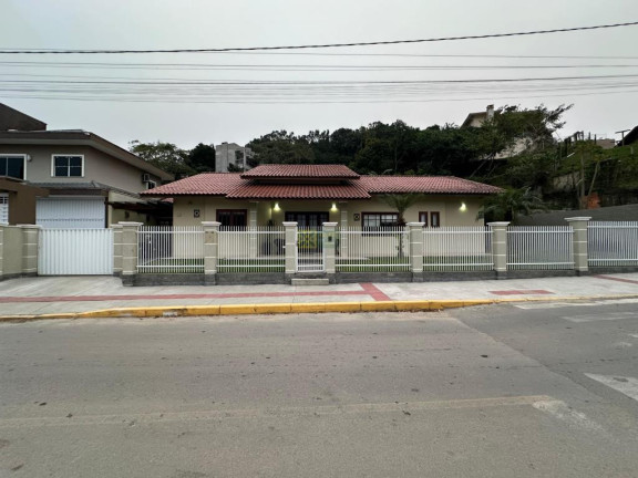 Imagem Casa com 4 Quartos à Venda, 180 m² em Centro - Porto Belo Imagem Casa com 4 Quartos à Venda, 180 m² em Centro - Porto Belo
