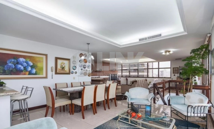 Imagem Imóvel com 4 Quartos à Venda, 353 m² em Três Figueiras - Porto Alegre Imagem Imóvel com 4 Quartos à Venda, 353 m² em Três Figueiras - Porto Alegre