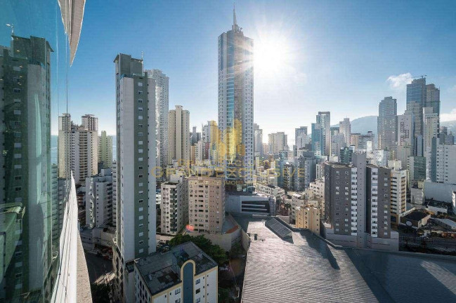 Imagem Apartamento com 3 Quartos à Venda, 105 m² em Centro - Balneário Camboriú Imagem Apartamento com 3 Quartos à Venda, 105 m² em Centro - Balneário Camboriú