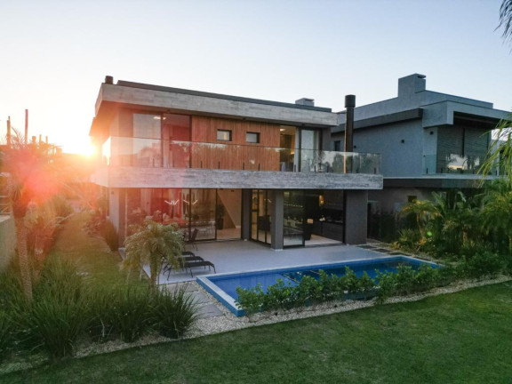 Imagem Casa com 5 Quartos à Venda, 284 m² em Novo Louro - Capao Da Canoa Imagem Casa com 5 Quartos à Venda, 284 m² em Novo Louro - Capao Da Canoa