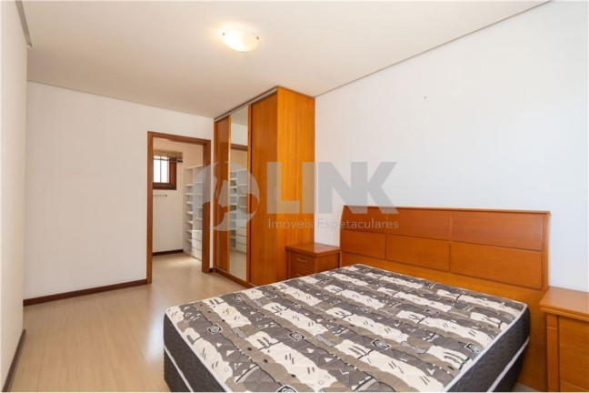 Imagem Imóvel com 3 Quartos à Venda, 236 m² em Moinhos De Vento - Porto Alegre