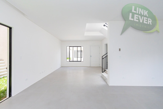 Sobrado com 3 Quartos à Venda, 117 m² em Boa Vista - Curitiba