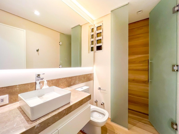 Imagem Imóvel com 4 Quartos à Venda, 226 m² em Moinhos De Vento - Porto Alegre Imagem Imóvel com 4 Quartos à Venda, 226 m² em Moinhos De Vento - Porto Alegre