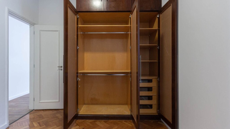 Imagem Imóvel com 1 Quarto à Venda, 64 m² em Ipanema - Rio De Janeiro Imagem Imóvel com 1 Quarto à Venda, 64 m² em Ipanema - Rio De Janeiro