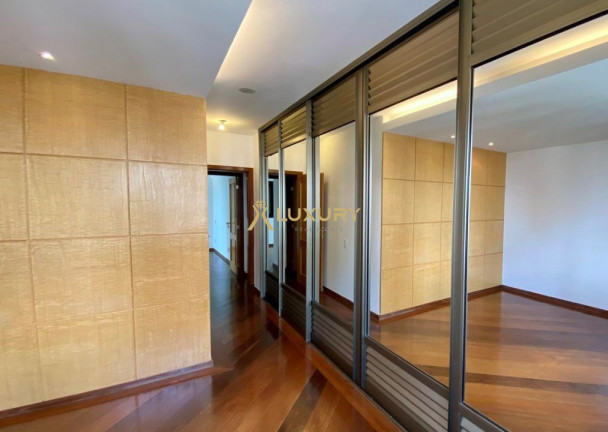 Imagem Imóvel com 4 Quartos à Venda, 161 m² em Belvedere - Belo Horizonte Imagem Imóvel com 4 Quartos à Venda, 161 m² em Belvedere - Belo Horizonte