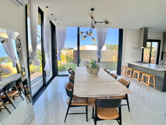 Imagem Casa com 3 Quartos à Venda, 300 m² em Centro - Xangri-lá Imagem Casa com 3 Quartos à Venda, 300 m² em Centro - Xangri-lá