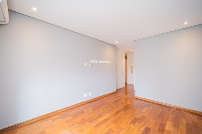 Imagem Imóvel com 3 Quartos à Venda, 168 m² em Moema - São Paulo Imagem Imóvel com 3 Quartos à Venda, 168 m² em Moema - São Paulo