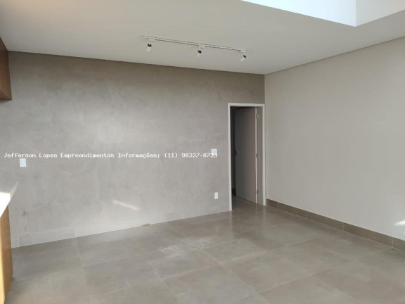 Imagem Casa com 5 Quartos à Venda,  em Village Moutonnée - Salto