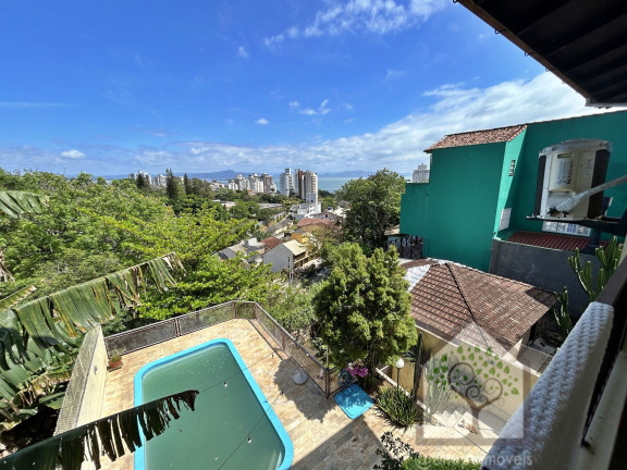 Imagem Casa com 4 Quartos à Venda, 259 m² em Agronômica - Florianópolis Imagem Casa com 4 Quartos à Venda, 259 m² em Agronômica - Florianópolis