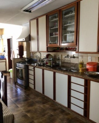 Imagem Imóvel com 4 Quartos à Venda, 220 m² em Icaraí - Niterói Imagem Imóvel com 4 Quartos à Venda, 220 m² em Icaraí - Niterói