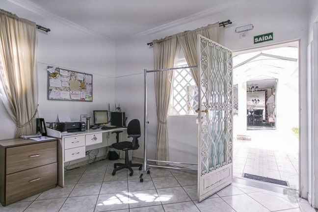 Imagem Casa com 10 Quartos à Venda, 240 m² em Pinheiros - São Paulo Imagem Casa com 10 Quartos à Venda, 240 m² em Pinheiros - São Paulo