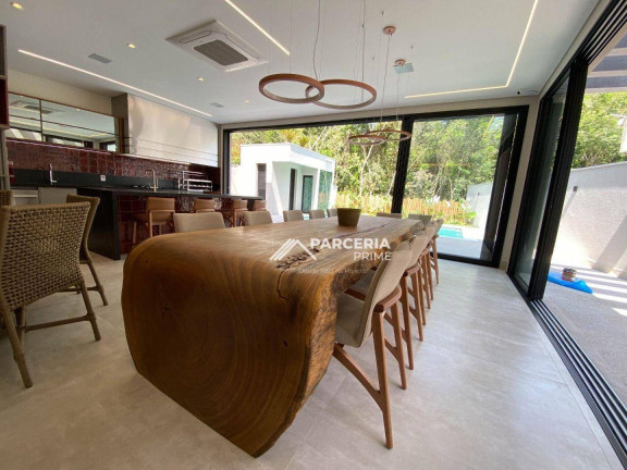 Imagem Casa com 6 Quartos à Venda, 450 m² em Riviera Módulo 16 - Bertioga Imagem Casa com 6 Quartos à Venda, 450 m² em Riviera Módulo 16 - Bertioga