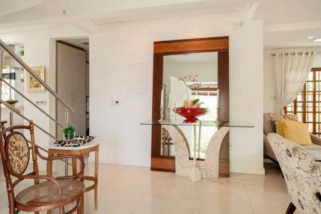Imagem Casa com 4 Quartos para Alugar, 280 m² em Jurerê Internacional - Florianópolis Imagem Casa com 4 Quartos para Alugar, 280 m² em Jurerê Internacional - Florianópolis
