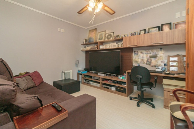 Imagem Casa com 4 Quartos à Venda, 314 m² em Chácara Das Pedras - Porto Alegre Imagem Casa com 4 Quartos à Venda, 314 m² em Chácara Das Pedras - Porto Alegre