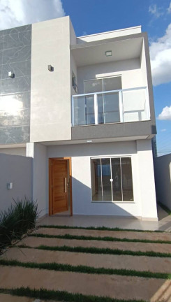 Sobrado com 3 Quartos à Venda, 100 m² em Floresta - Cascavel