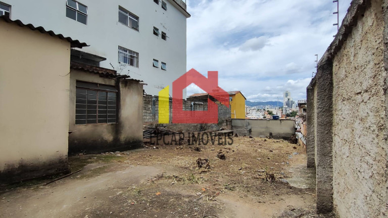 Imagem Casa com 2 Quartos à Venda, 400 m² em Sagrada Família - Belo Horizonte Imagem Casa com 2 Quartos à Venda, 400 m² em Sagrada Família - Belo Horizonte