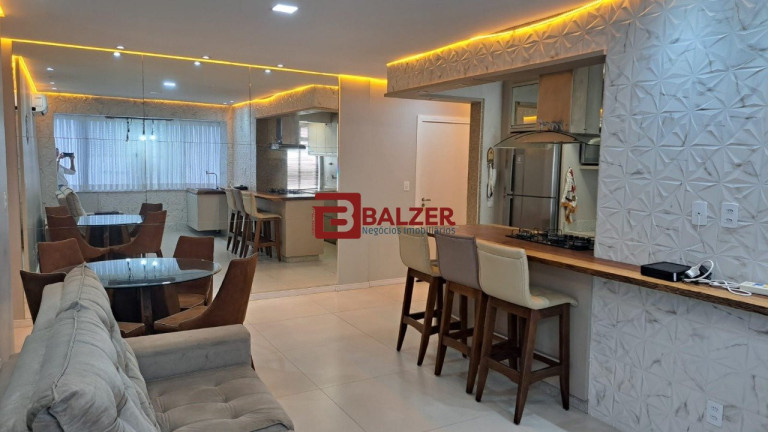 Imagem Apartamento com 2 Quartos à Venda, 117 m² em Centro - Florianópolis Imagem Apartamento com 2 Quartos à Venda, 117 m² em Centro - Florianópolis