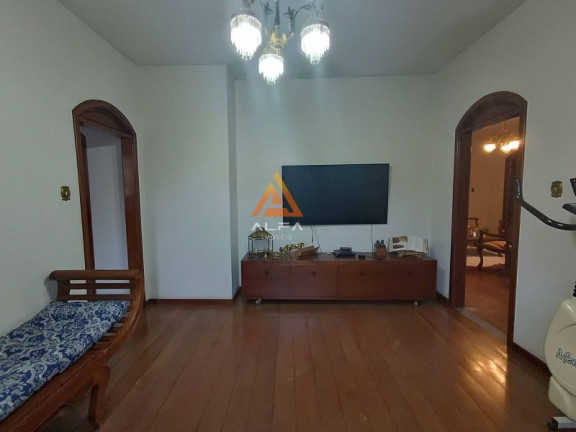 Imagem Casa com 3 Quartos à Venda, 437 m² Imagem Casa com 3 Quartos à Venda, 437 m²