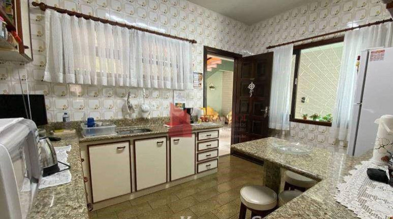 Imagem Casa com 3 Quartos à Venda, 252 m² em Fazenda - Itajaí Imagem Casa com 3 Quartos à Venda, 252 m² em Fazenda - Itajaí