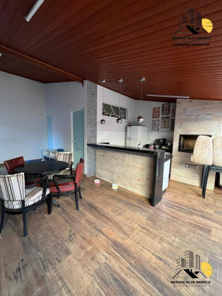 Imagem Casa com 4 Quartos à Venda, 360 m² em Santa Mônica - Uberlândia Imagem Casa com 4 Quartos à Venda, 360 m² em Santa Mônica - Uberlândia