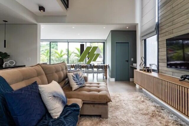 Imagem Casa com 3 Quartos à Venda, 215 m²