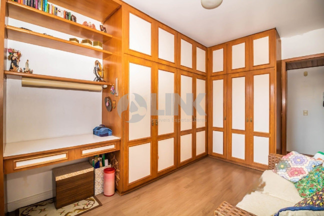 Imagem Imóvel com 3 Quartos à Venda, 225 m² em Auxiliadora - Porto Alegre Imagem Imóvel com 3 Quartos à Venda, 225 m² em Auxiliadora - Porto Alegre