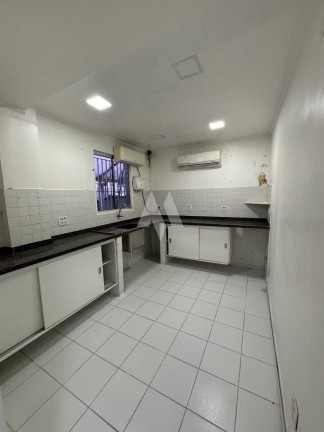 Imagem Casa com 4 Quartos à Venda, 357 m² em Campo Grande - Santos Imagem Casa com 4 Quartos à Venda, 357 m² em Campo Grande - Santos