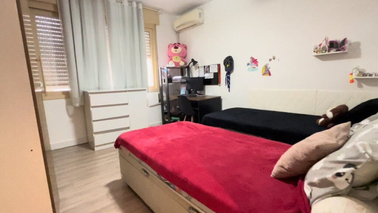 Imagem Imóvel com 1 Quarto à Venda,  em Vila Ipiranga - Porto Alegre