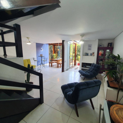 Imagem Casa com 3 Quartos à Venda, 180 m² em Alphaville - Santana De Parnaíba Imagem Casa com 3 Quartos à Venda, 180 m² em Alphaville - Santana De Parnaíba