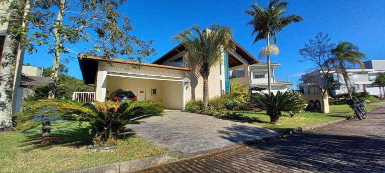 Casa com 4 Quartos à Venda, 340 m² em Córrego Grande - Florianópolis