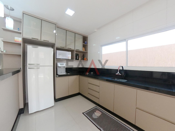 Imagem Casa com 2 Quartos à Venda, 325 m² em Cascavel - Guarapuava Imagem Casa com 2 Quartos à Venda, 325 m² em Cascavel - Guarapuava