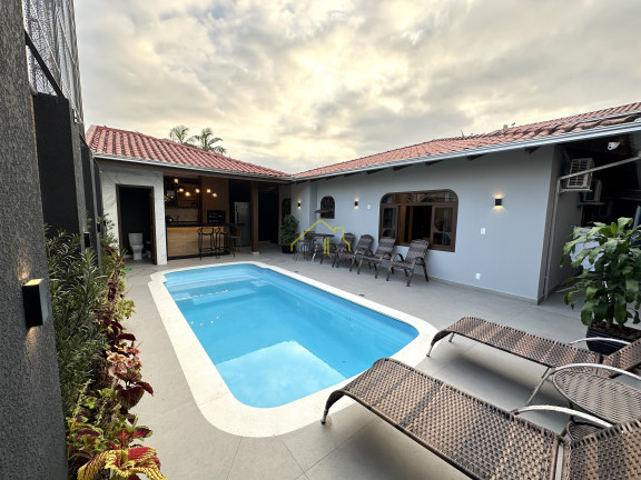 Imagem Casa com 4 Quartos à Venda, 259 m² em Iririú - Joinville Imagem Casa com 4 Quartos à Venda, 259 m² em Iririú - Joinville