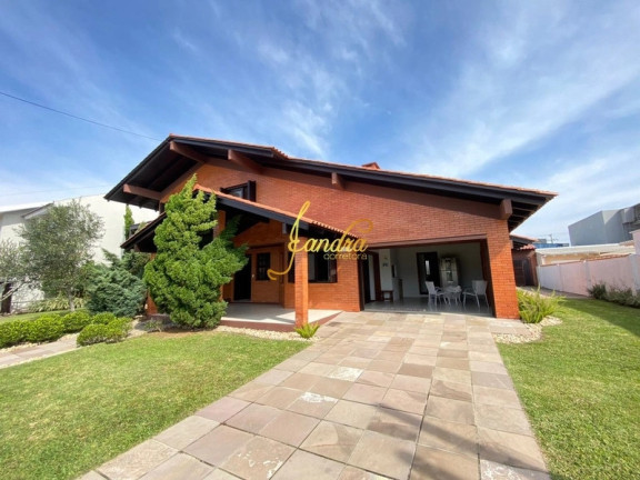 Imagem Casa com 5 Quartos à Venda, 300 m² em Centro - Xangri-la Imagem Casa com 5 Quartos à Venda, 300 m² em Centro - Xangri-la