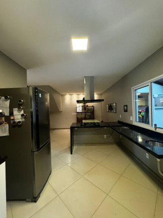 Imagem Casa com 3 Quartos à Venda, 235 m² em Colina De Laranjeiras - Serra