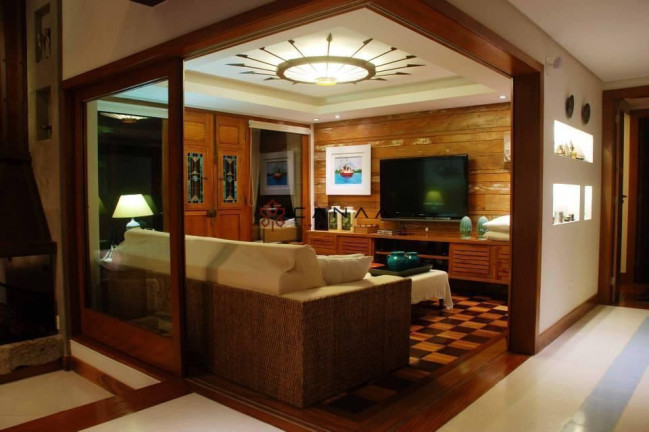 Imagem Casa com 7 Quartos à Venda, 568 m² em João Fernandes - Armação Dos Búzios Imagem Casa com 7 Quartos à Venda, 568 m² em João Fernandes - Armação Dos Búzios
