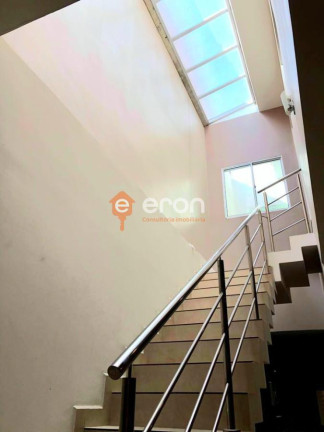 Imagem Casa com 2 Quartos à Venda, 142 m²