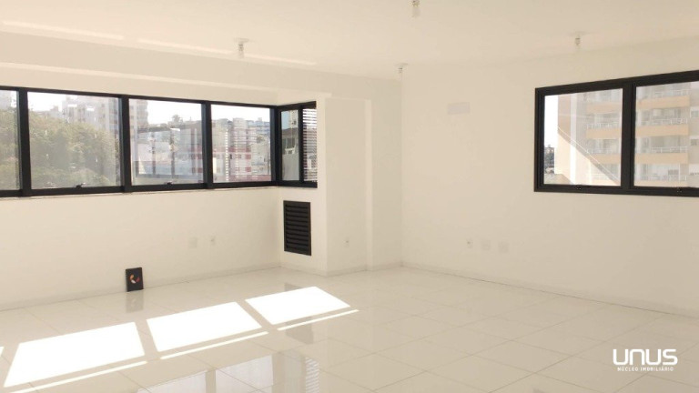 Sala Comercial à Venda, 50 m² em Coqueiros - Florianópolis