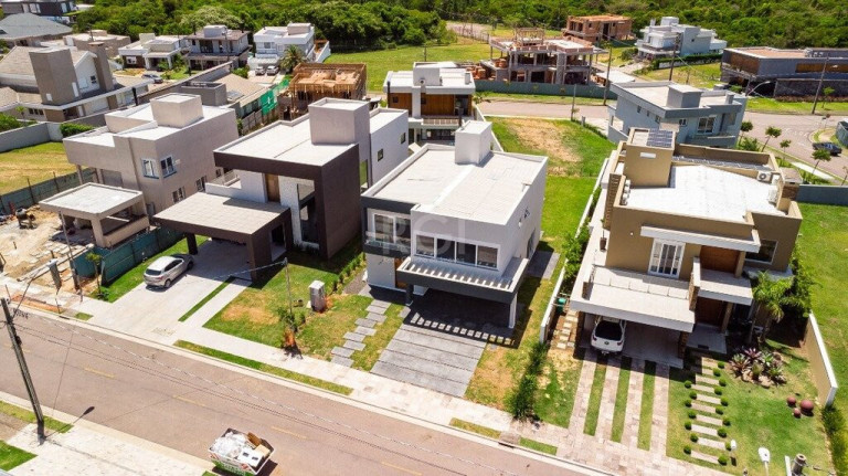 Imagem Casa de Condomínio com 3 Quartos à Venda, 300 m² em Vila Nova - Porto Alegre Imagem Casa de Condomínio com 3 Quartos à Venda, 300 m² em Vila Nova - Porto Alegre