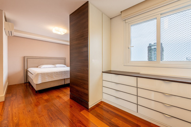 Imagem Apartamento com 3 Quartos à Venda, 112 m² em Petrópolis - Porto Alegre Imagem Apartamento com 3 Quartos à Venda, 112 m² em Petrópolis - Porto Alegre