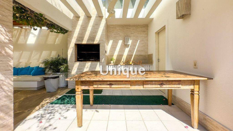 Imagem Casa com 7 Quartos à Venda, 546 m² em Ferradura - Armação Dos Búzios Imagem Casa com 7 Quartos à Venda, 546 m² em Ferradura - Armação Dos Búzios