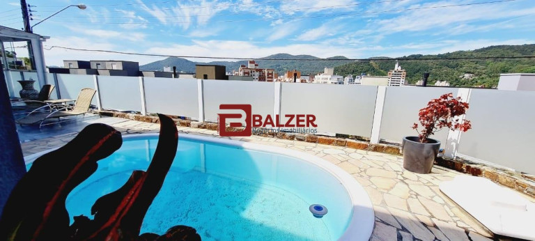 Imagem Casa com 3 Quartos à Venda, 200 m² em Corrego Grande - Florianópolis