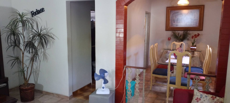 Imagem Casa com 2 Quartos à Venda, 140 m² em Ramos - Rio De Janeiro
